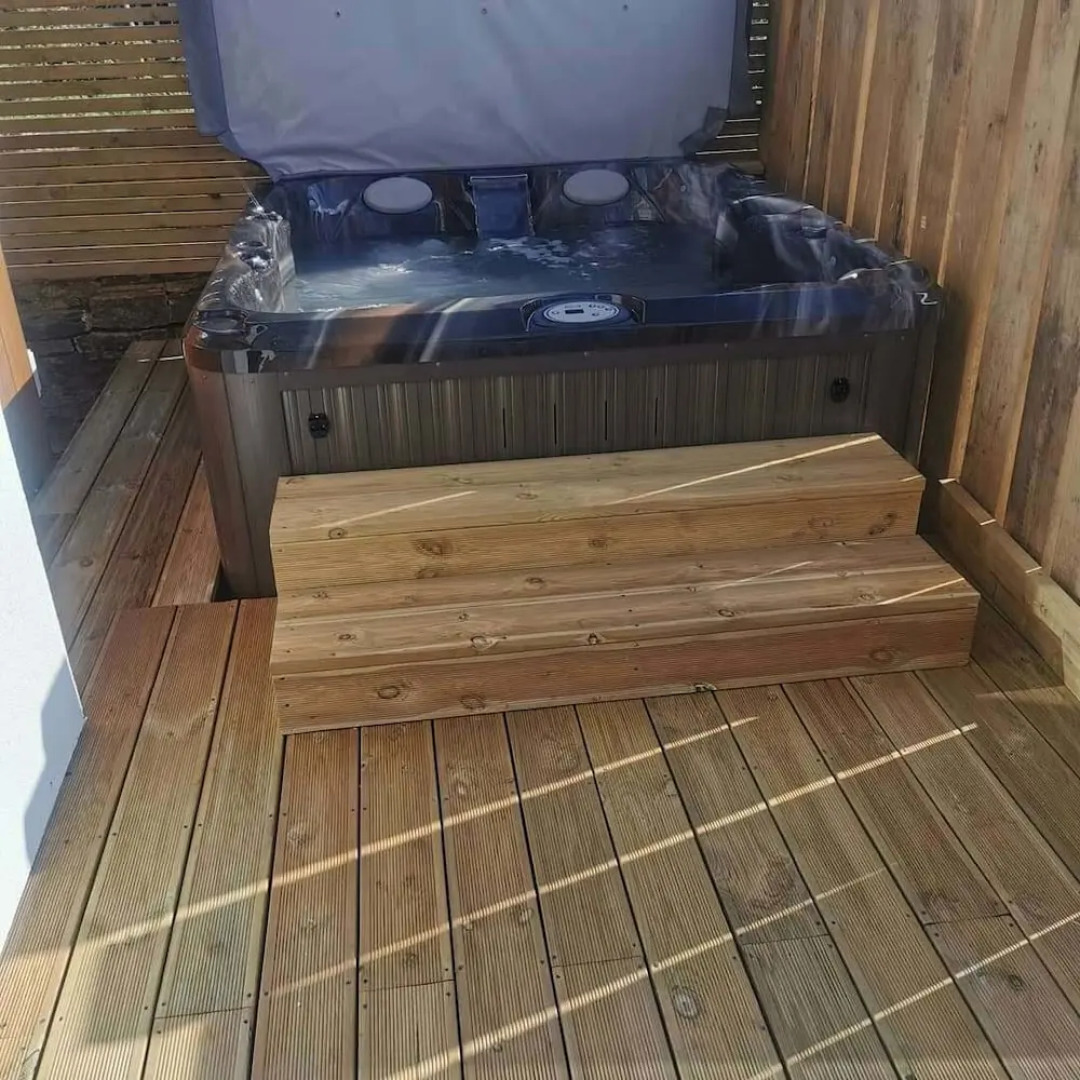 Beach House with Hot tub and Sauna