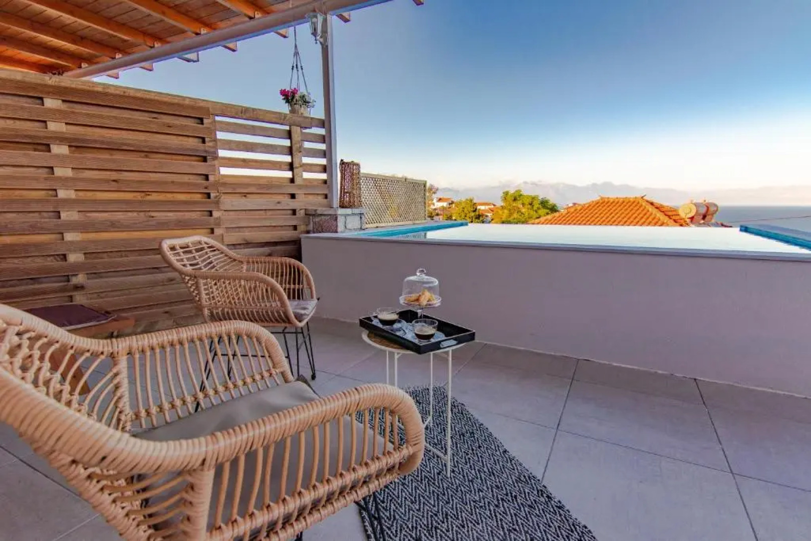 Georgianna's suite with private pool , 'greysuite'