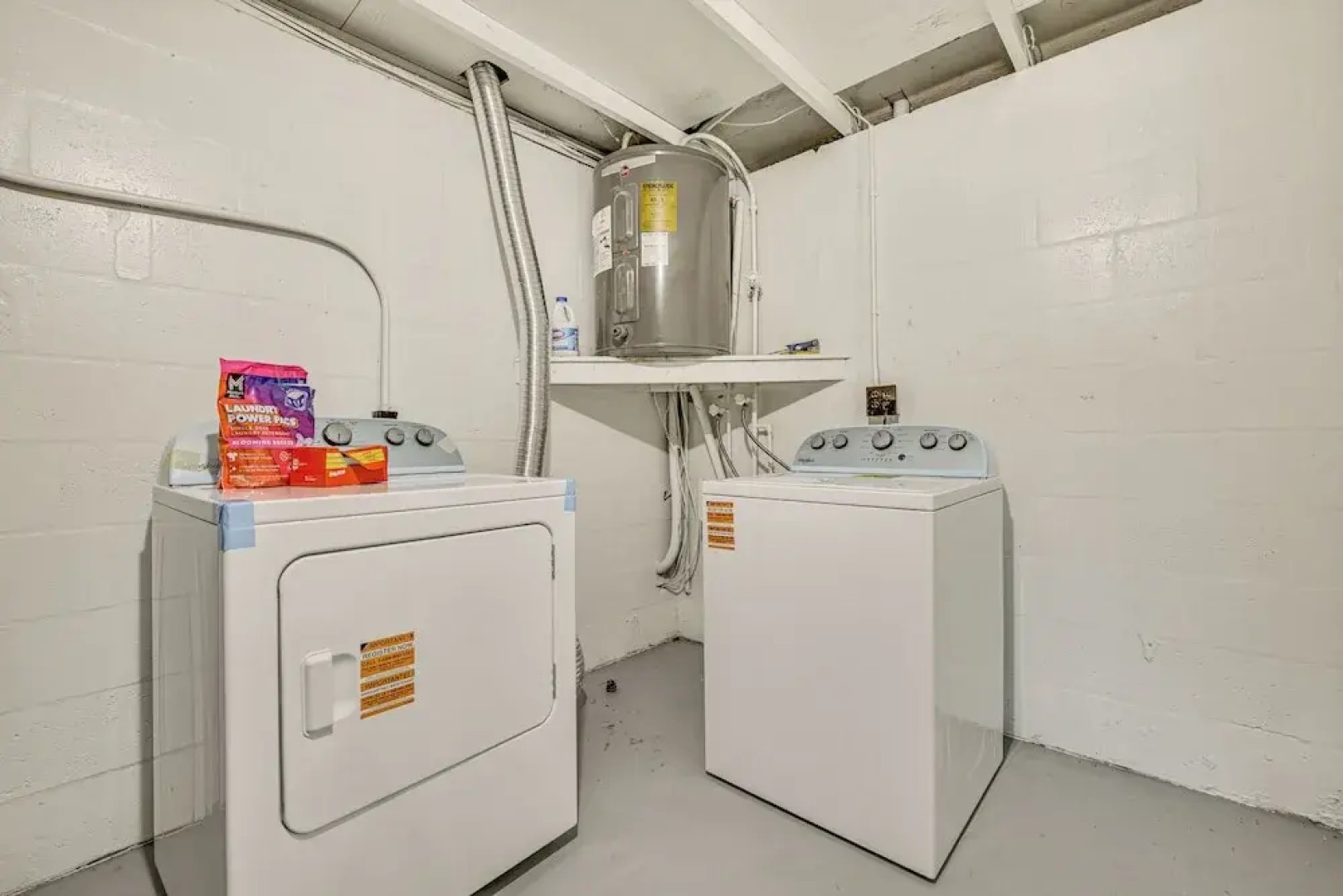 Canal-front Holiday Home Near Beach: Swim & Paddle