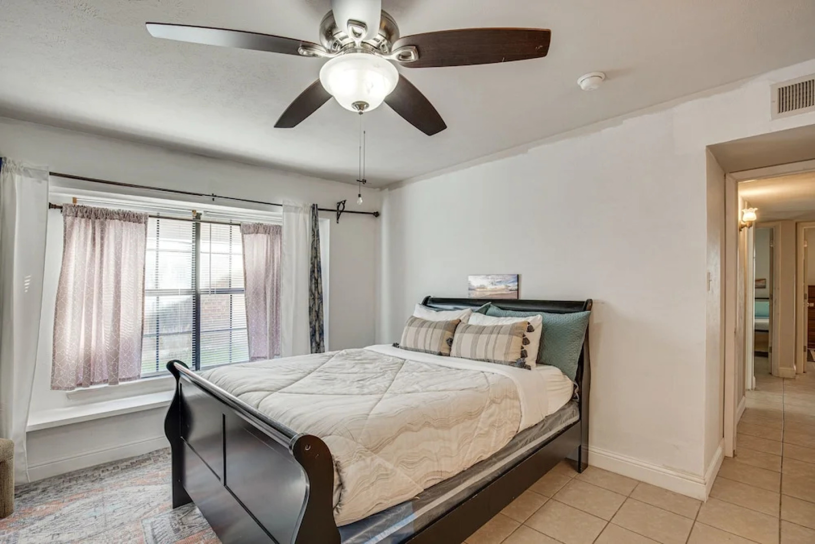 < 1 Mi to Lake Ray Hubbard: Home w/ Patio!