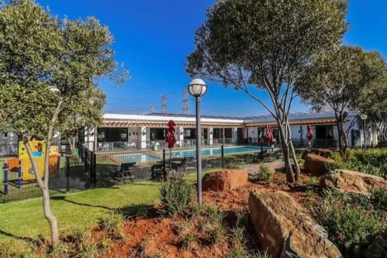 Alimama Spaces: the Manson's Greenstone