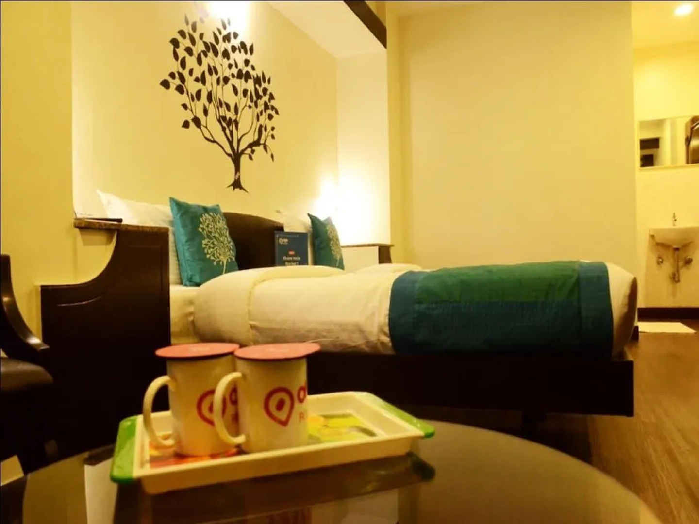 OYO 1216 Hotel New White House