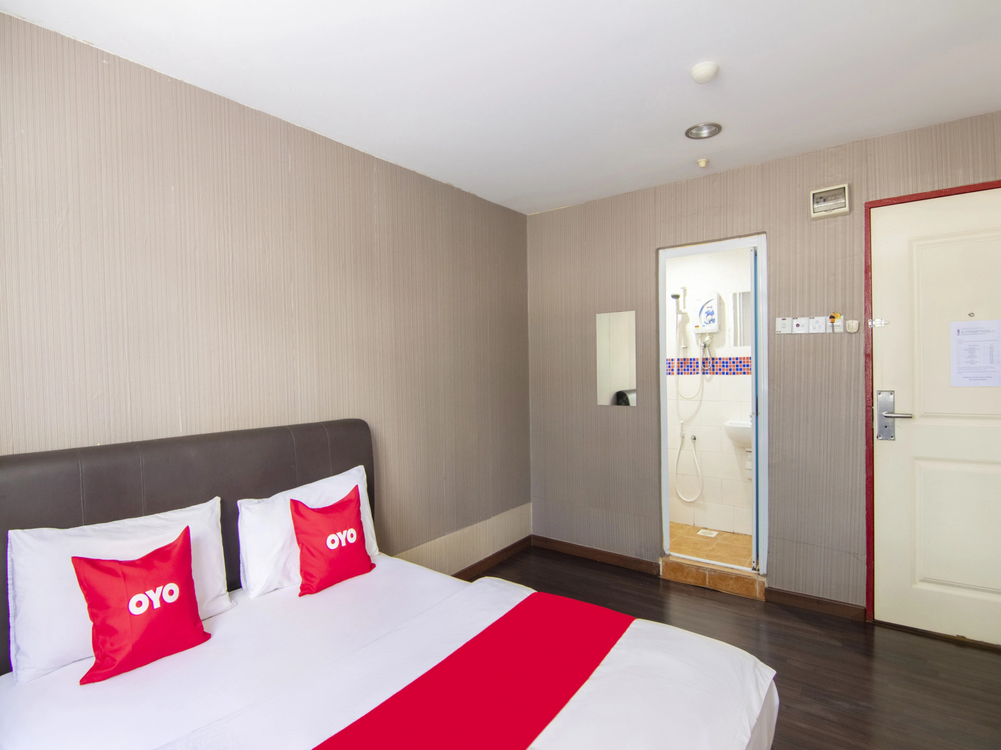 OYO 89891 1st Inn Hotel Subang (SJ15)