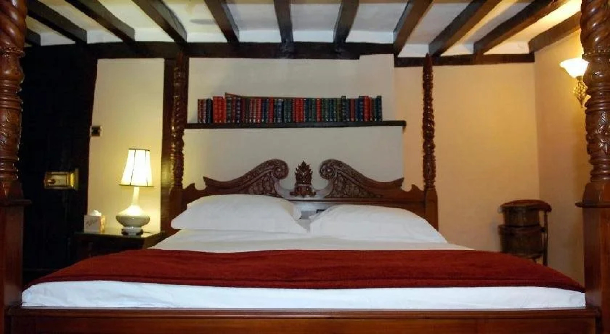 The Old Hall Country House