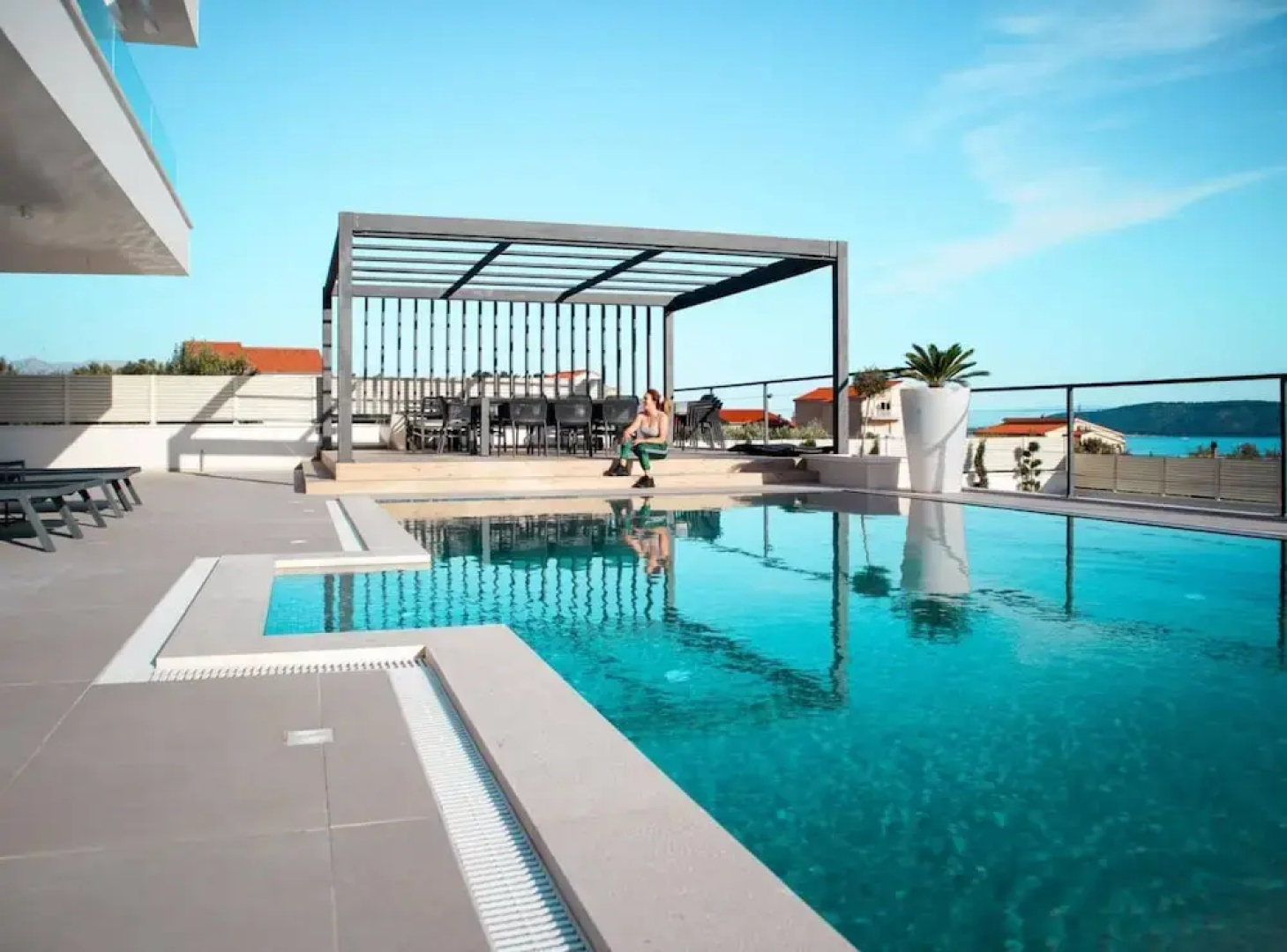 Sunset Serenity Villa With Pool, Gym and Sauna