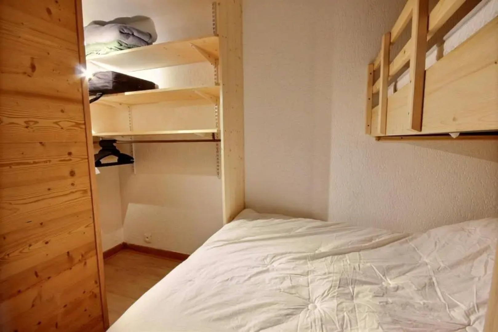 LOCATION APPARTEMENT AVEC ACCES PISCINE - WIFI- CENTRE SAINT JEAN D'AULPS STATION - 5 Personnes - DAILLE 16