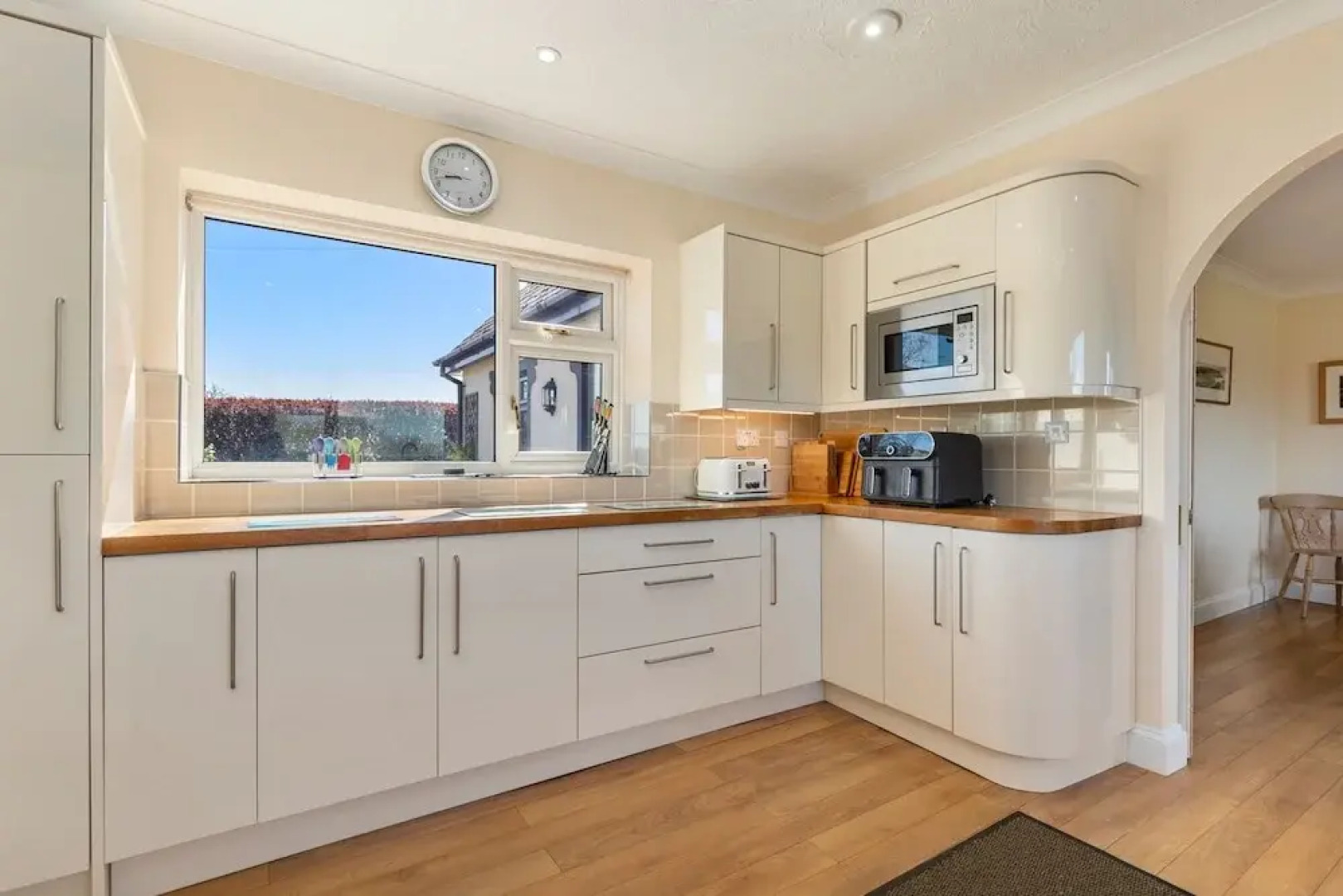 Honeyfield Lodge - Spacious Cottage Rural Views