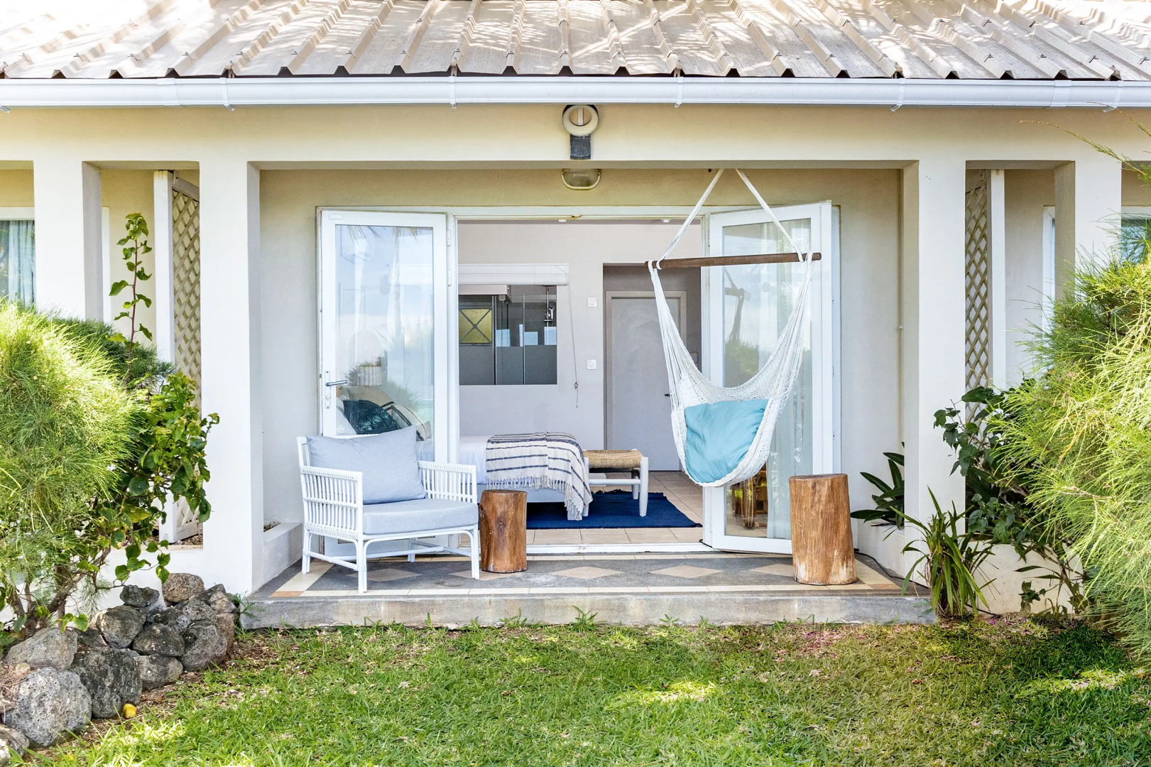 Lagoon Attitude - Adults Only