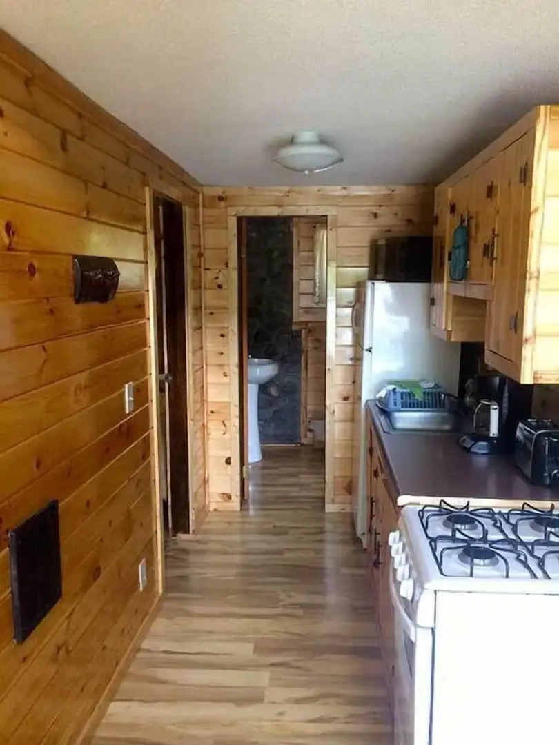 The Elms Waterfront Cottages