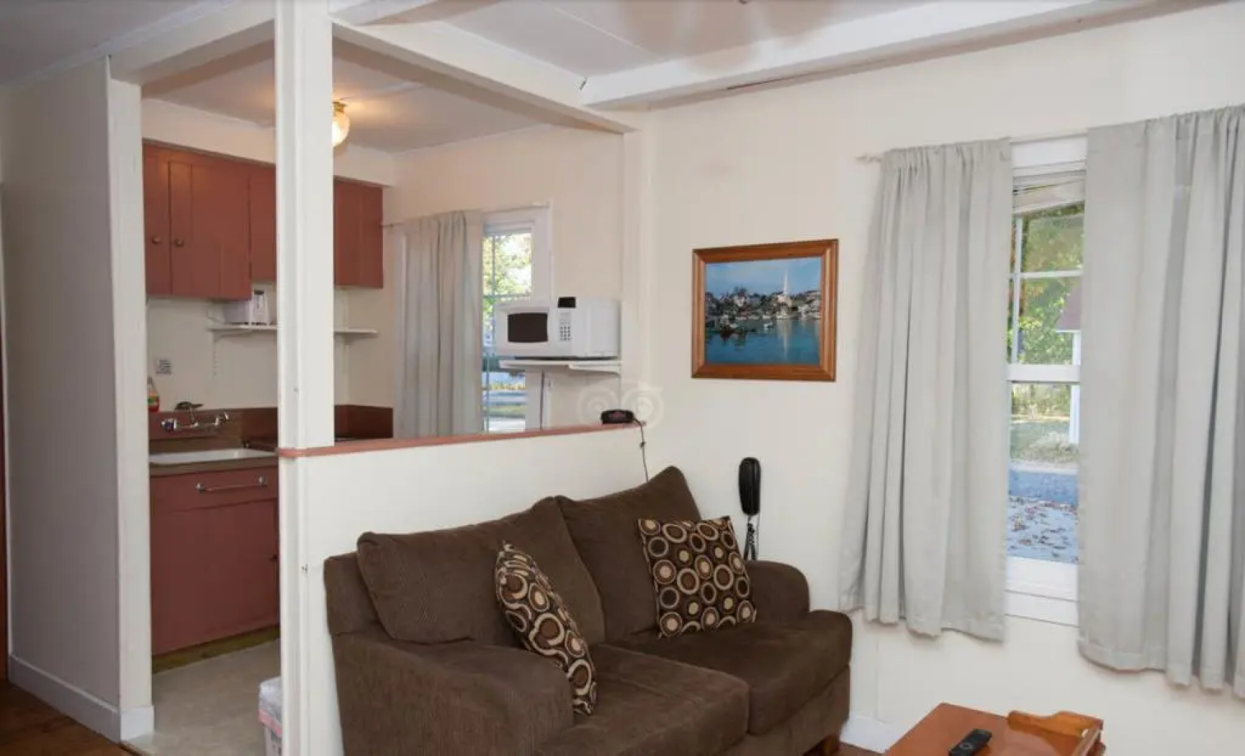 Eden Village Motel & Cottages