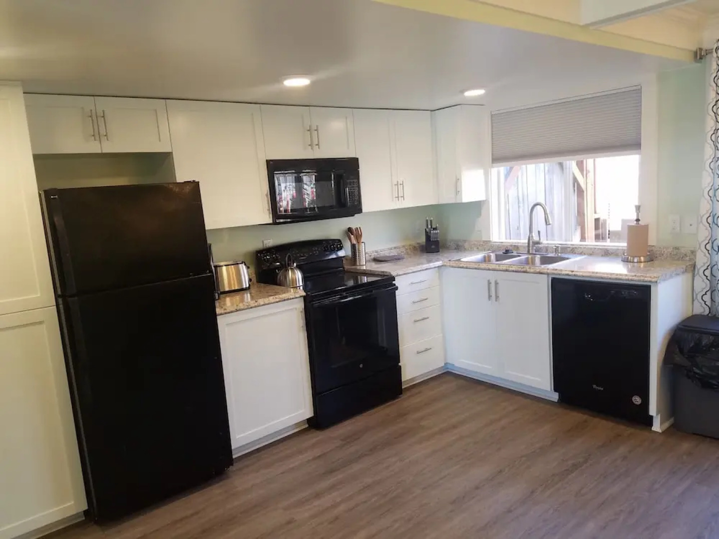 Seaside Oceanfront Inn