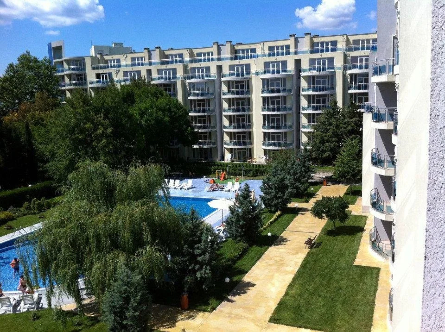 Oasis Laguna Apartments