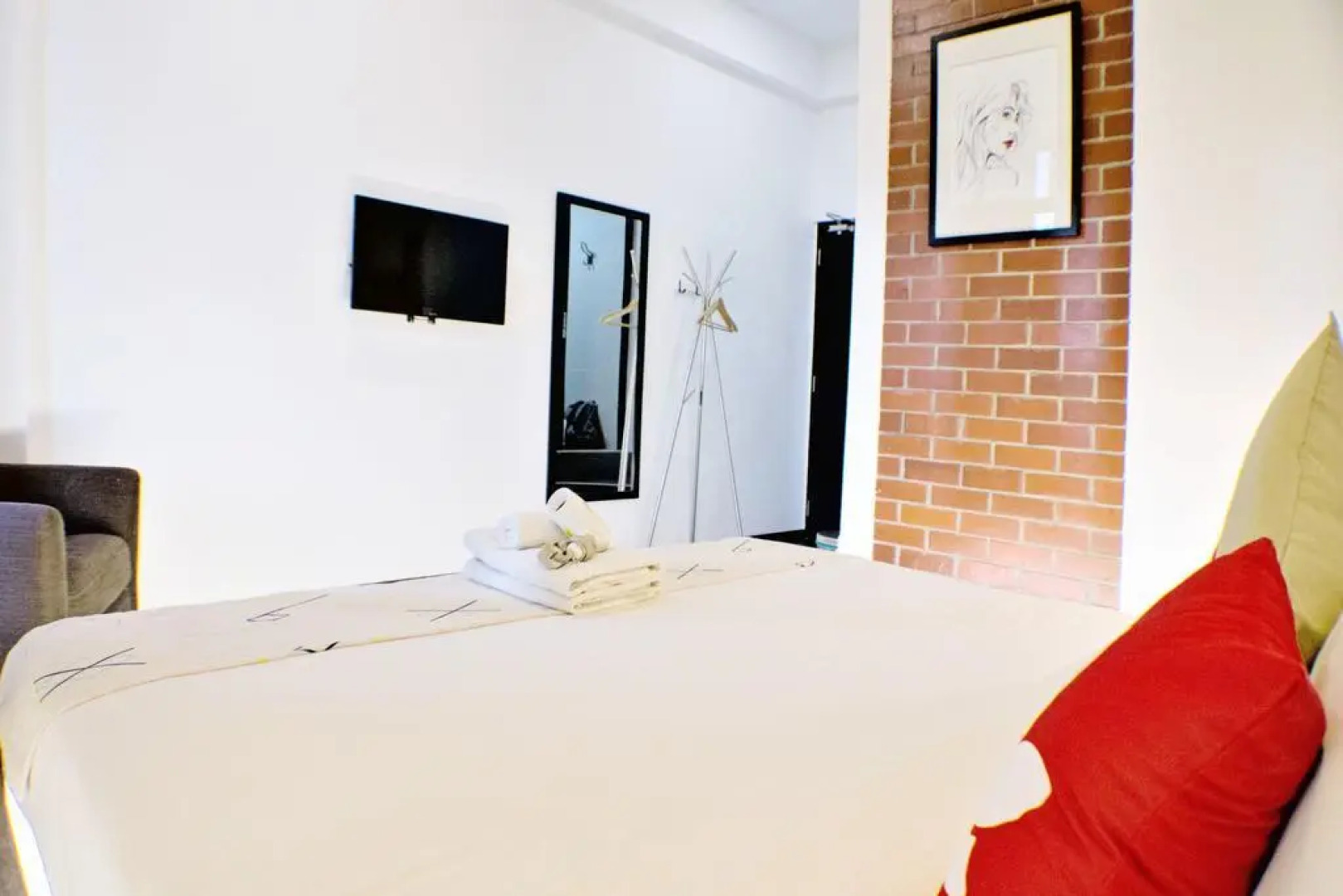 ZEN Rooms Eden Parade