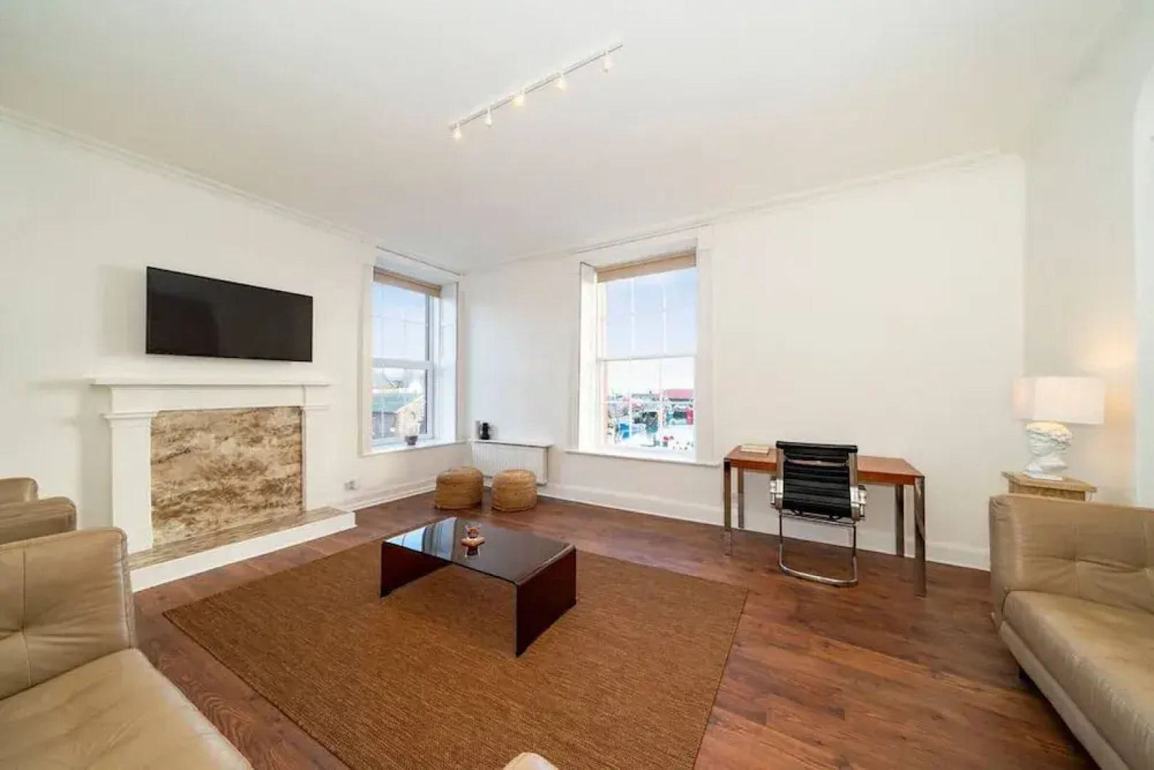 One Shore - Stylish Town House