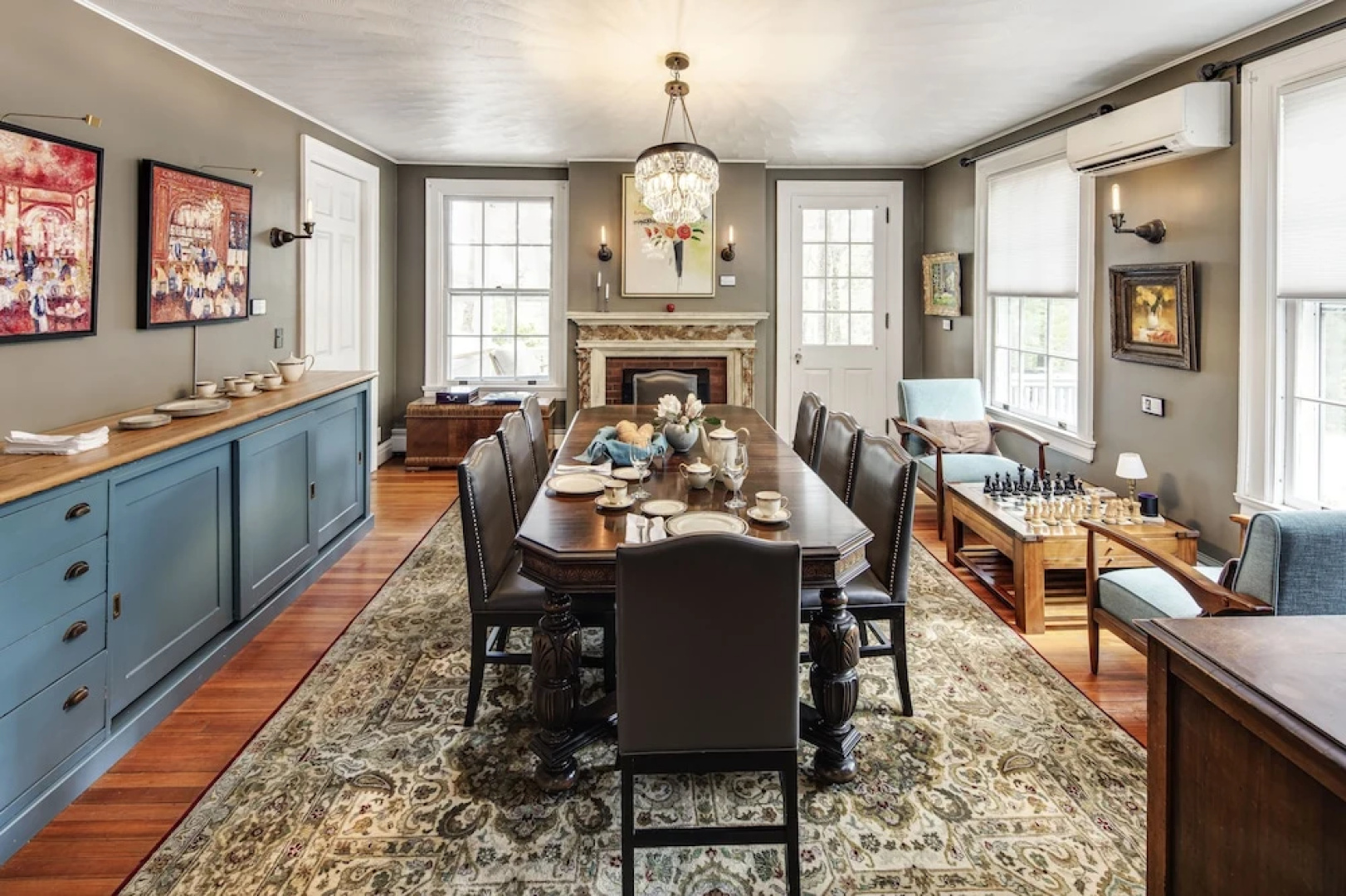 The Applewood Manor