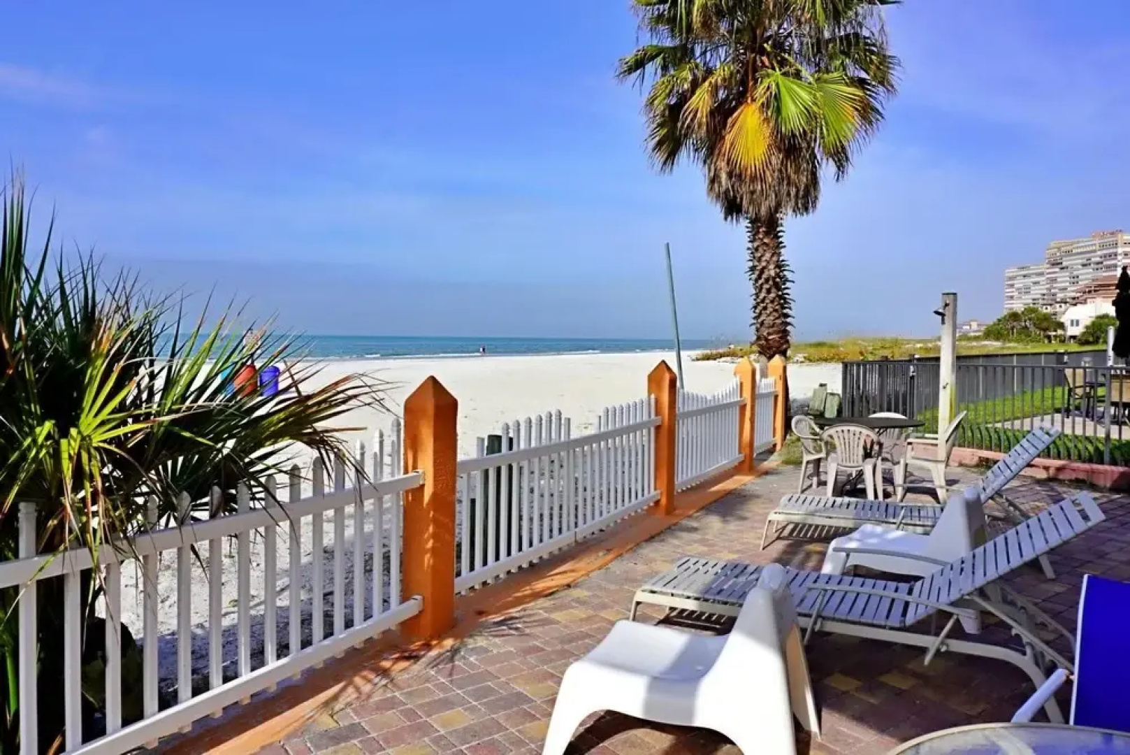 Misty Isles Redington Beachfront Suite 2