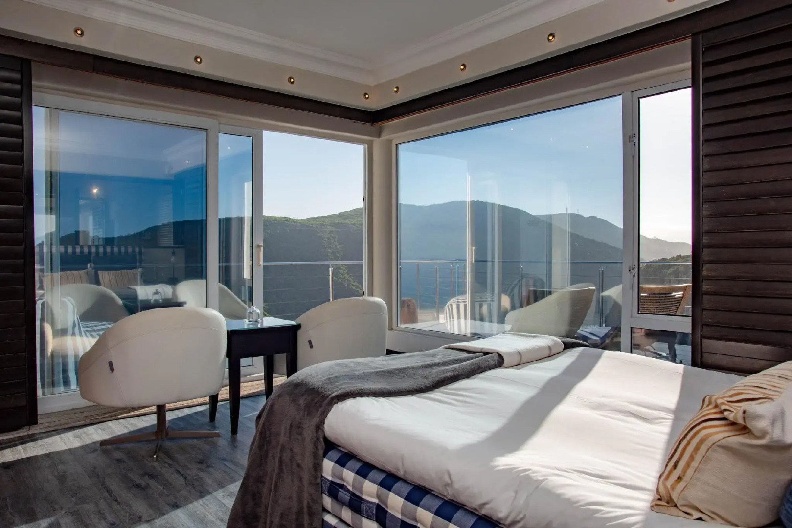 Head over Hills Luxury Retreat