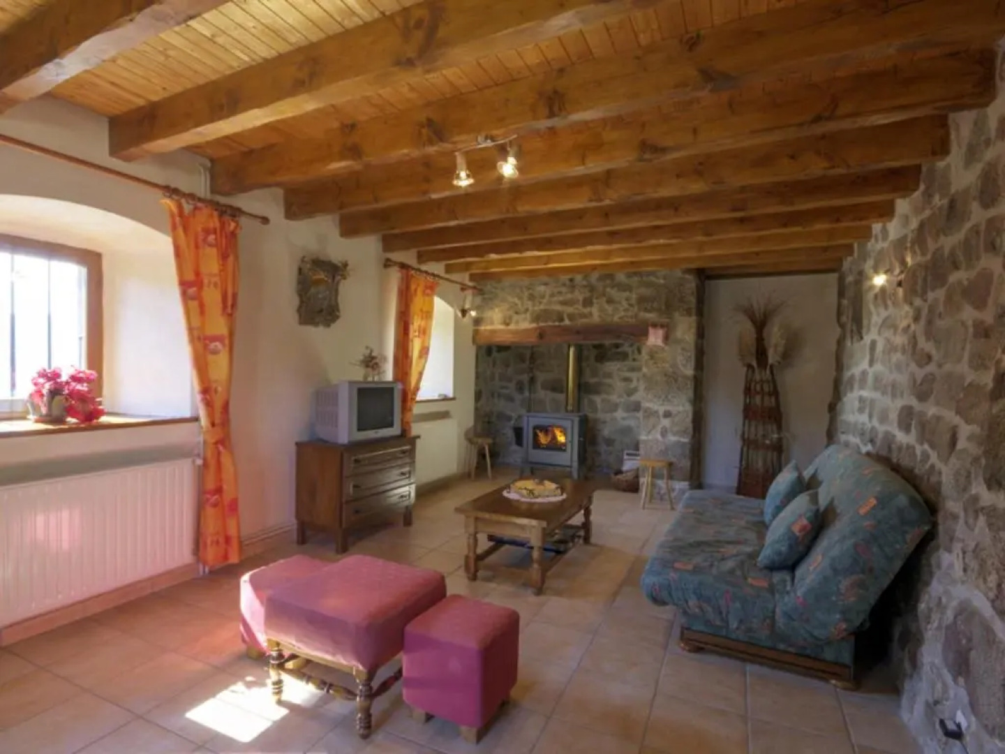Gîte Burdignes, 4 Pièces, 6 Personnes - Fr-1-496-96