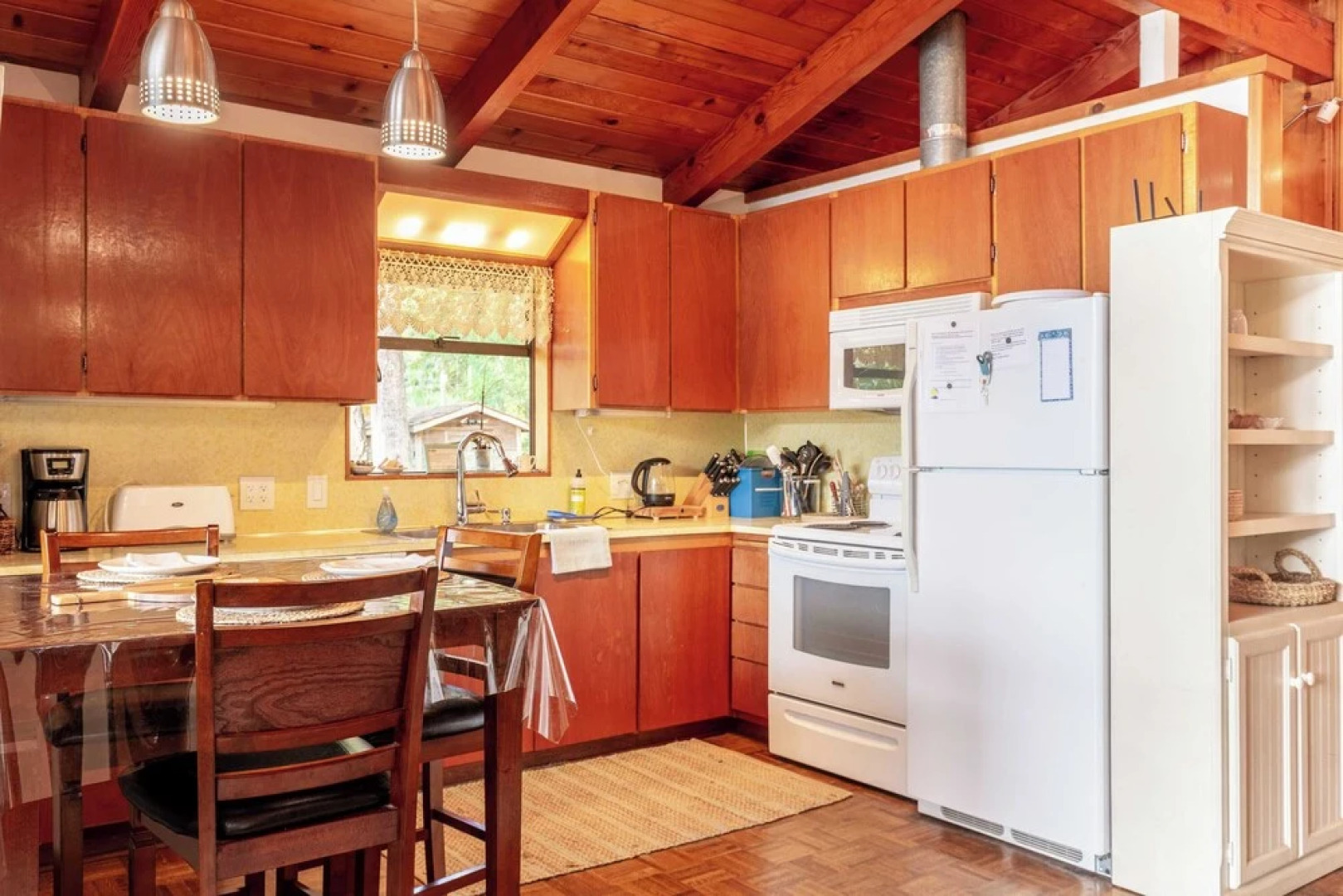 Goss Lake Getaway by Avantstay Lakefront Escape