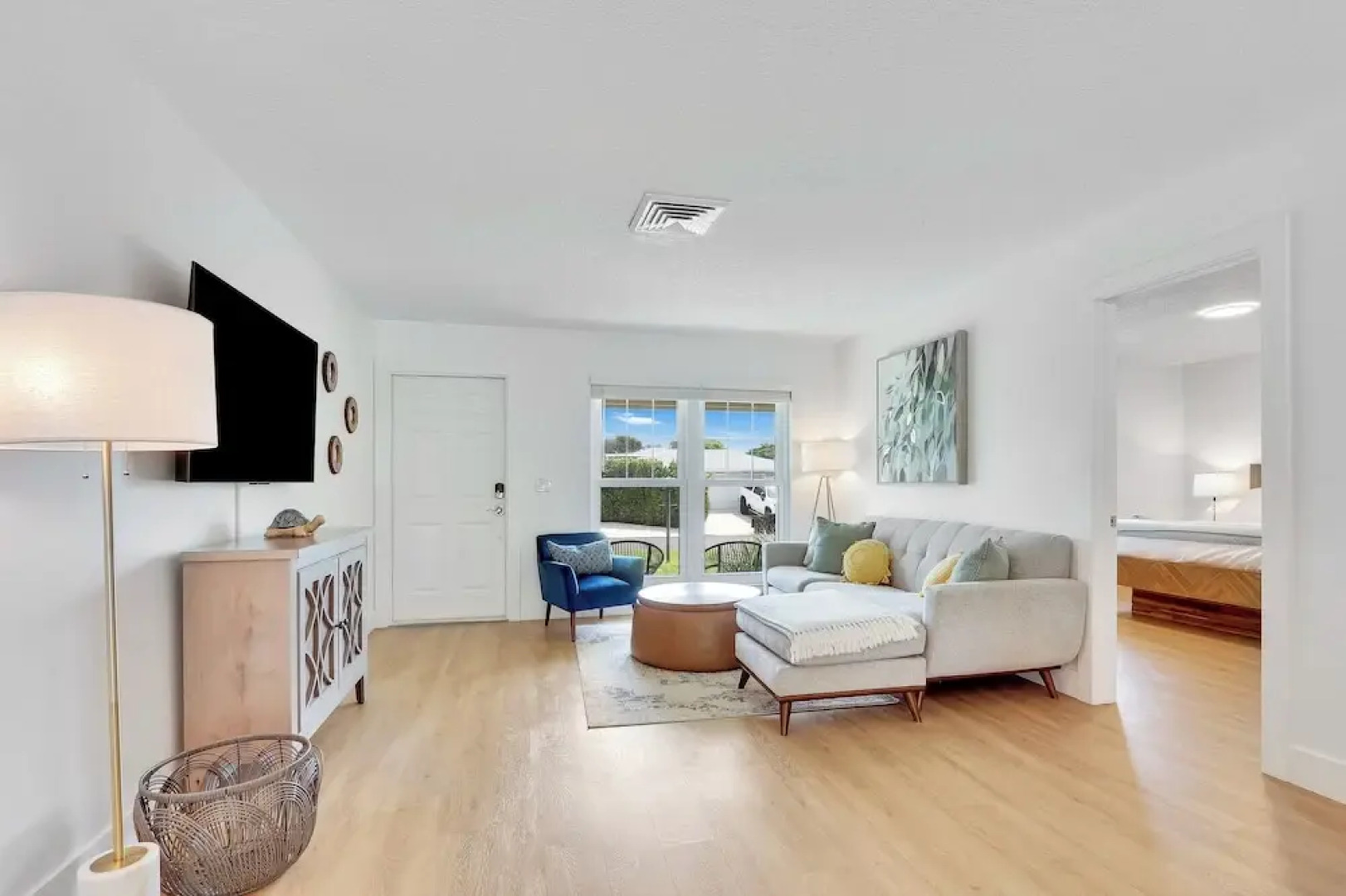 Private Pool + Bar: Palm Beach Gardens Getaway