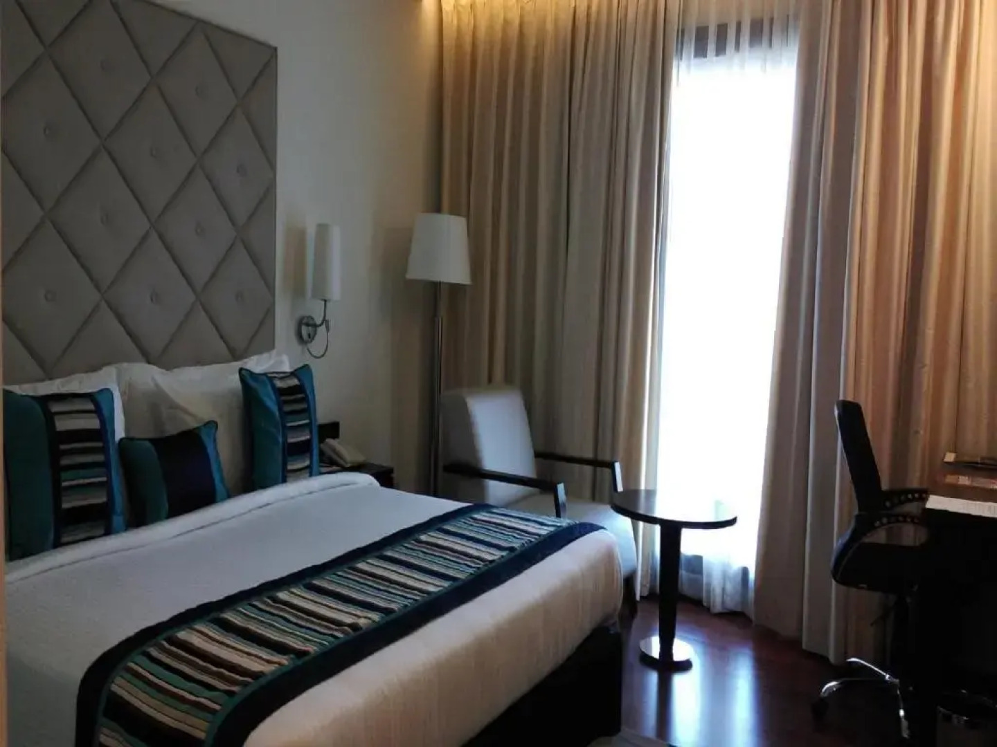 Country Inn & Suites