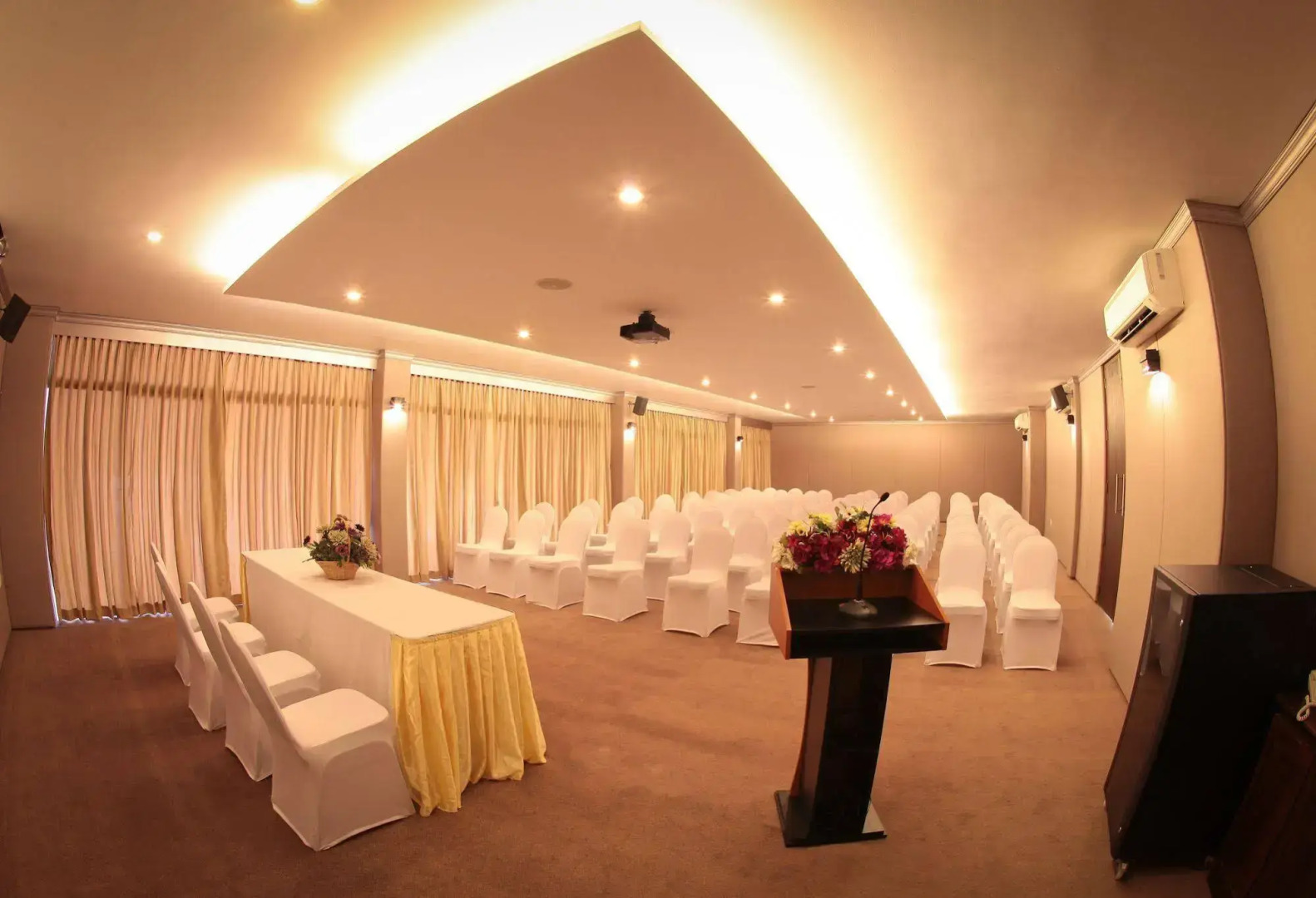 Grand Udawalawe Safari Resort