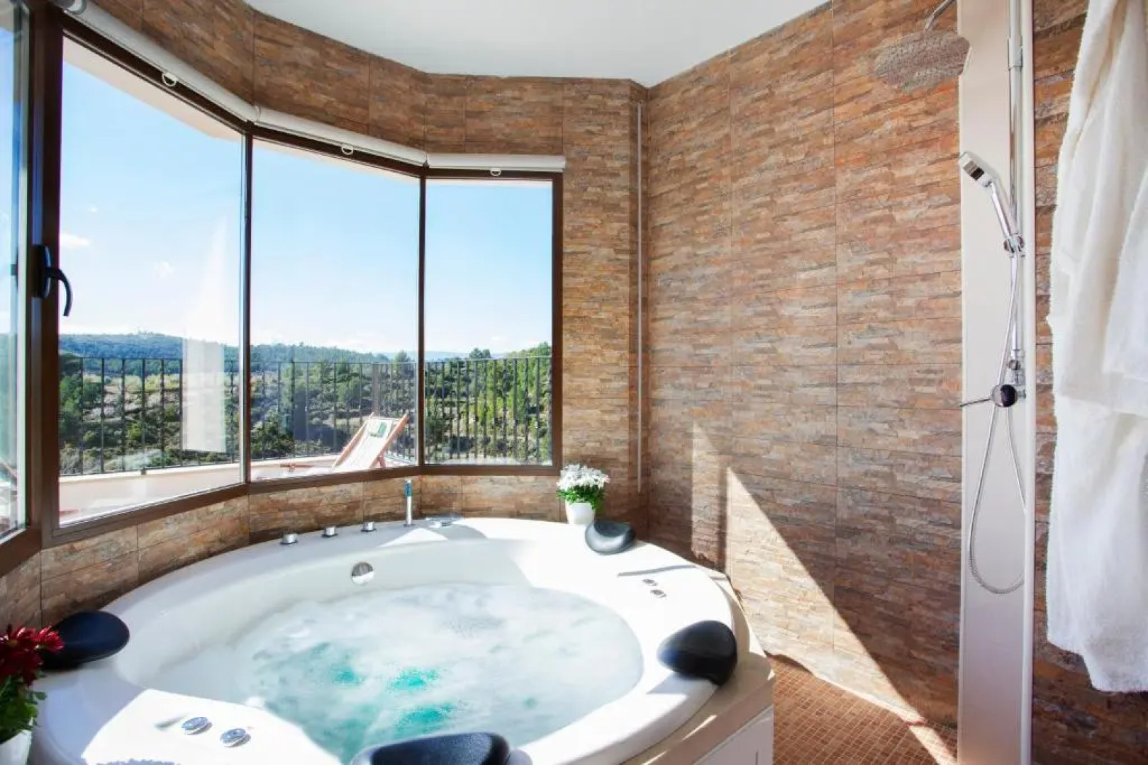 Casa rural Torre Buena Vista a 40 minutos de Valencia con gran jacuzzi y vistas maravillosass