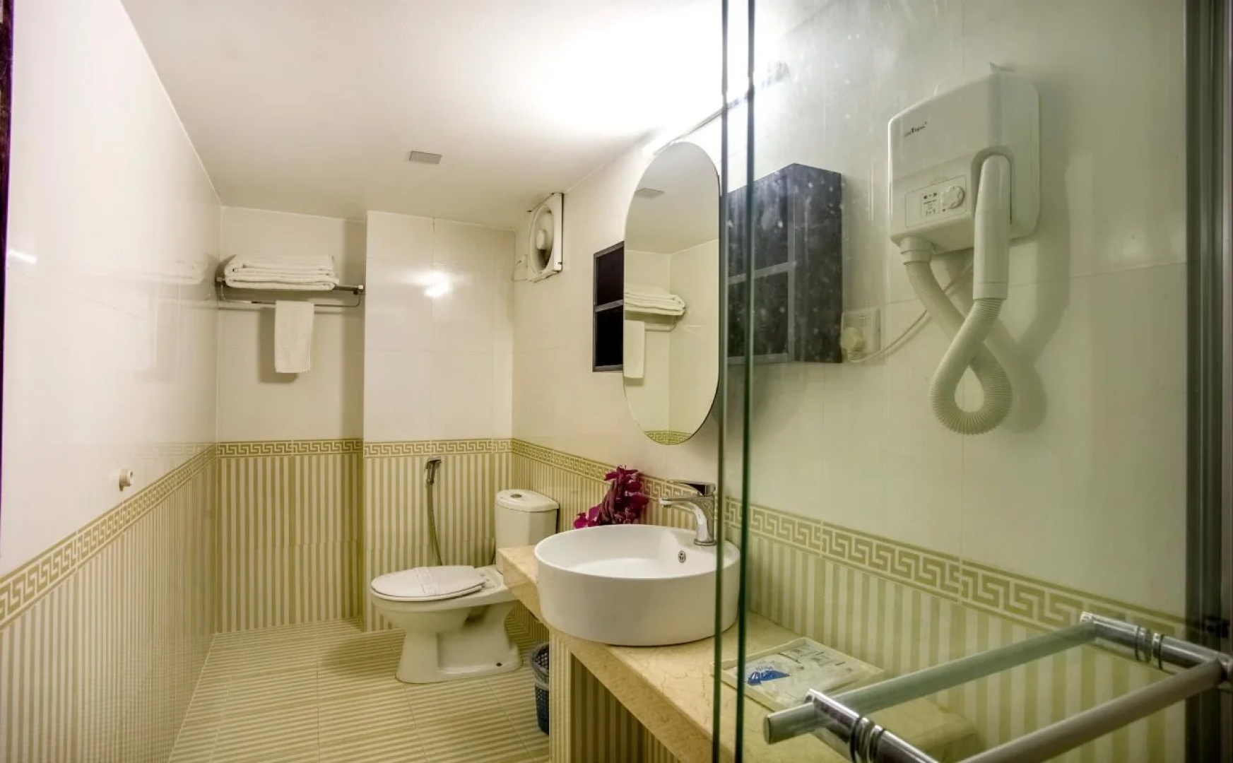 Hotel Civic Inn
