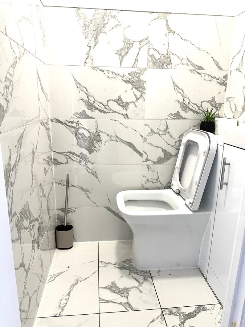 3 Bed House - Sleeps 5 - Garden - Parking