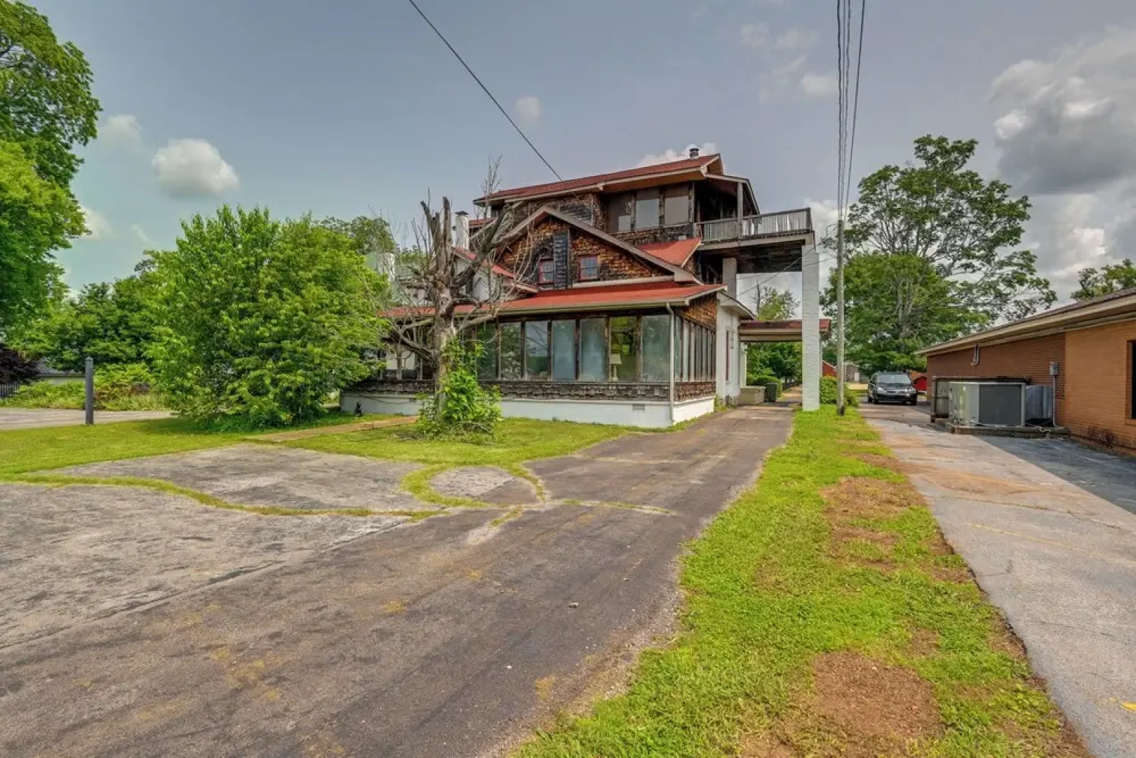 Walk to Lawrenceburg Square: Home for Large Groups
