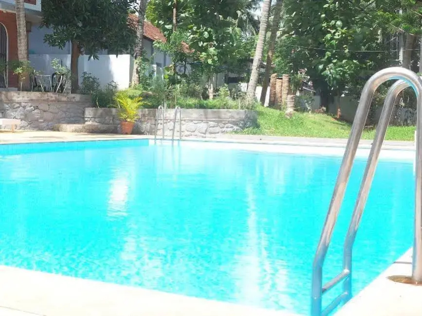 Raja Hotel