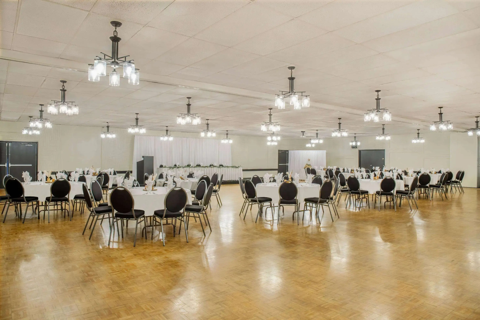 Days Inn & Conference Centre by Wyndham Camrose Norsemen