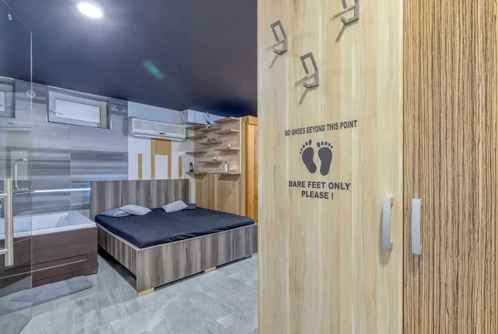 Pool & Whirlpool Villa Art Four