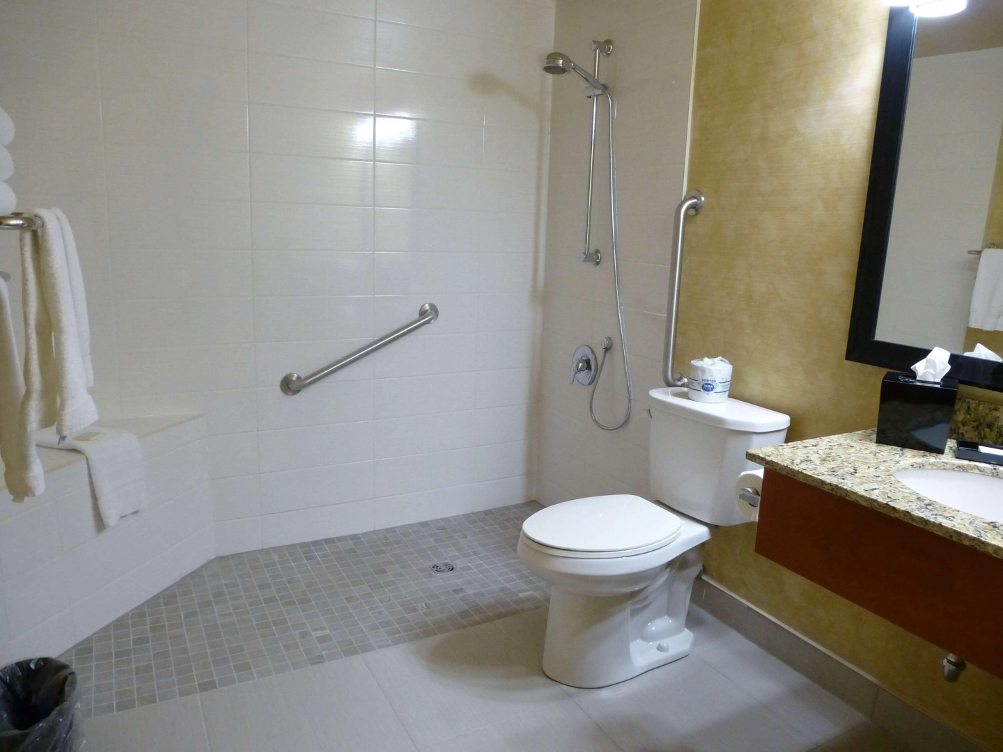 Best Western Plus Rose City Suites