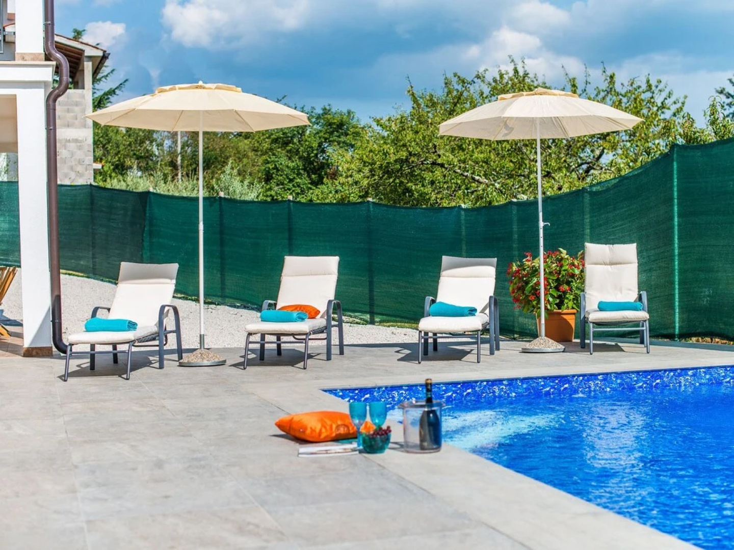 House With Private Pool For 10 People Surrounded By Vineyard In A Quiet Location