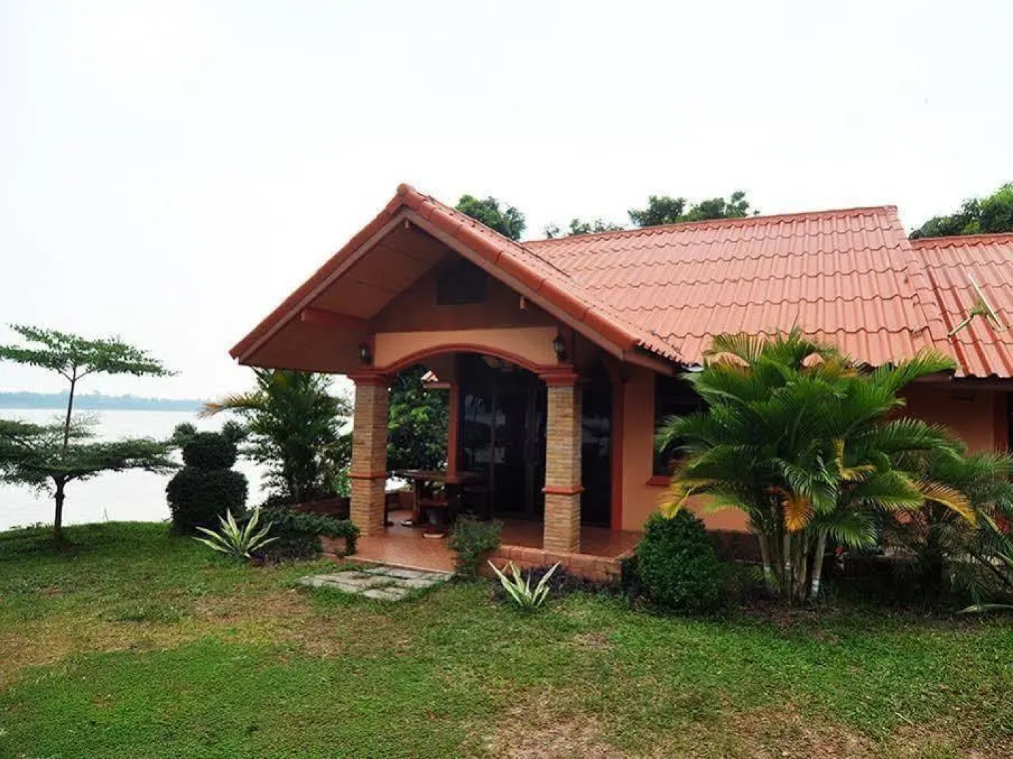 Bann Rim khong Resort