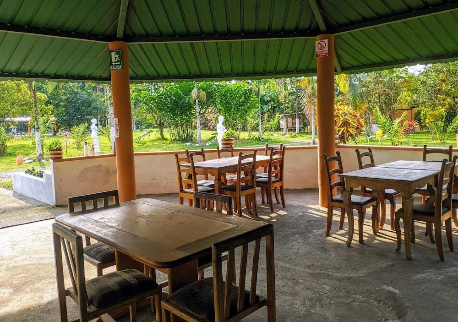 Puerto Quito Lodge By Dot Light