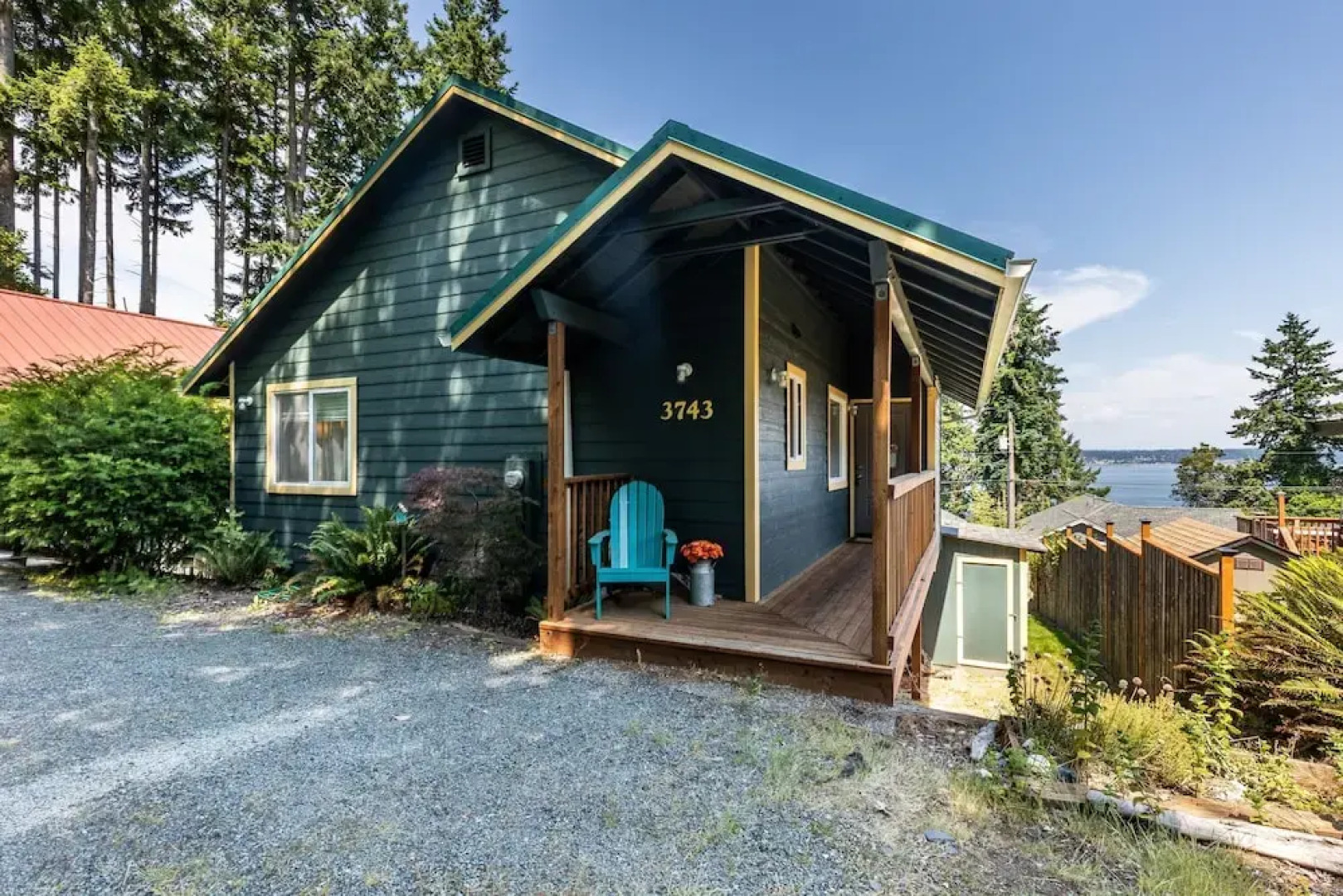 Seaside Getaway by Avantstay Deck w Views