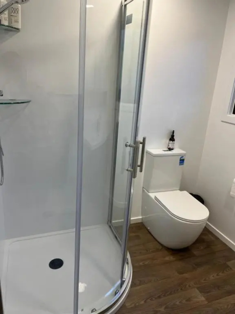 Cozy 2 bedroom with room for a boat