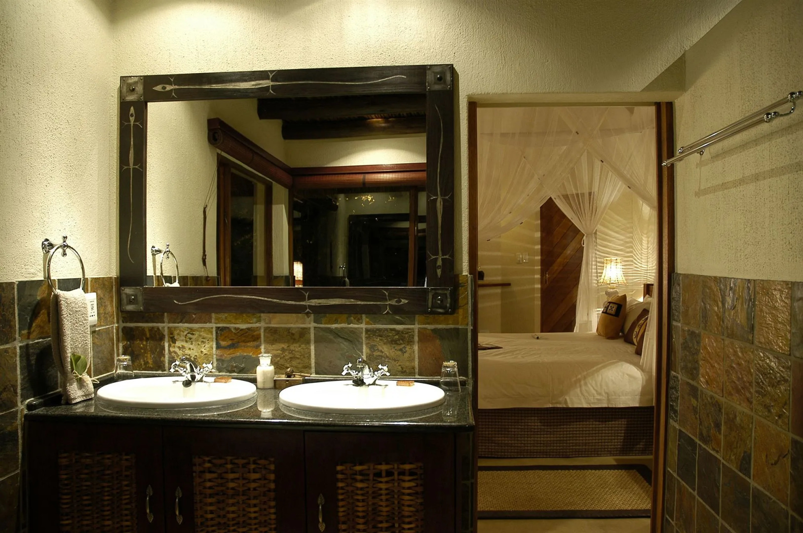 Thornybush Jackalberry Lodge