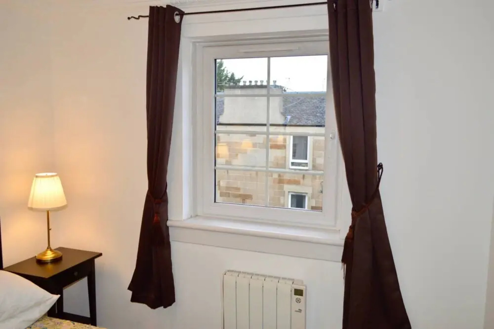 Edinburgh Apartment With Pool and Rooftop Views