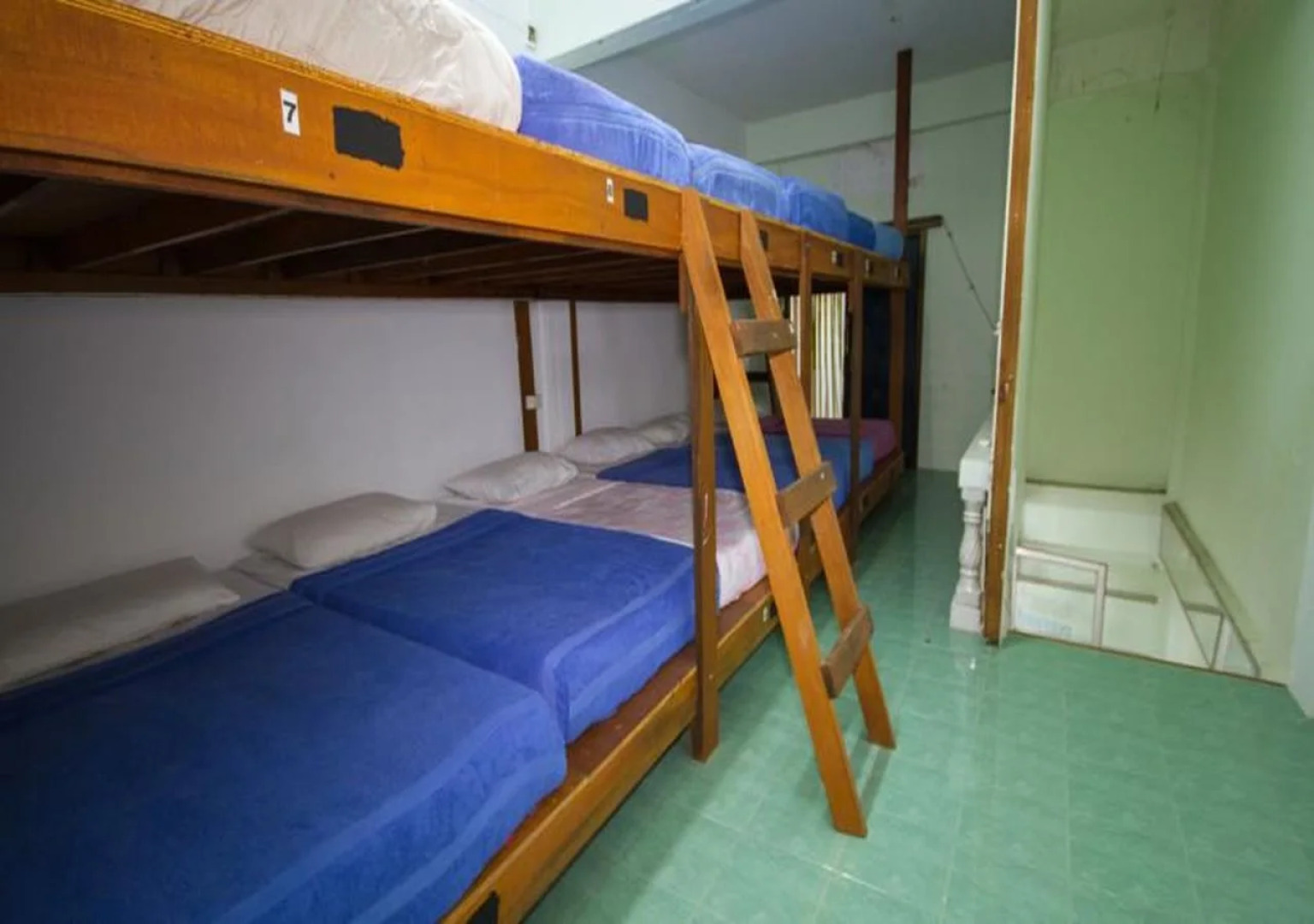 Haad Rin Station Hostel - Adults Only