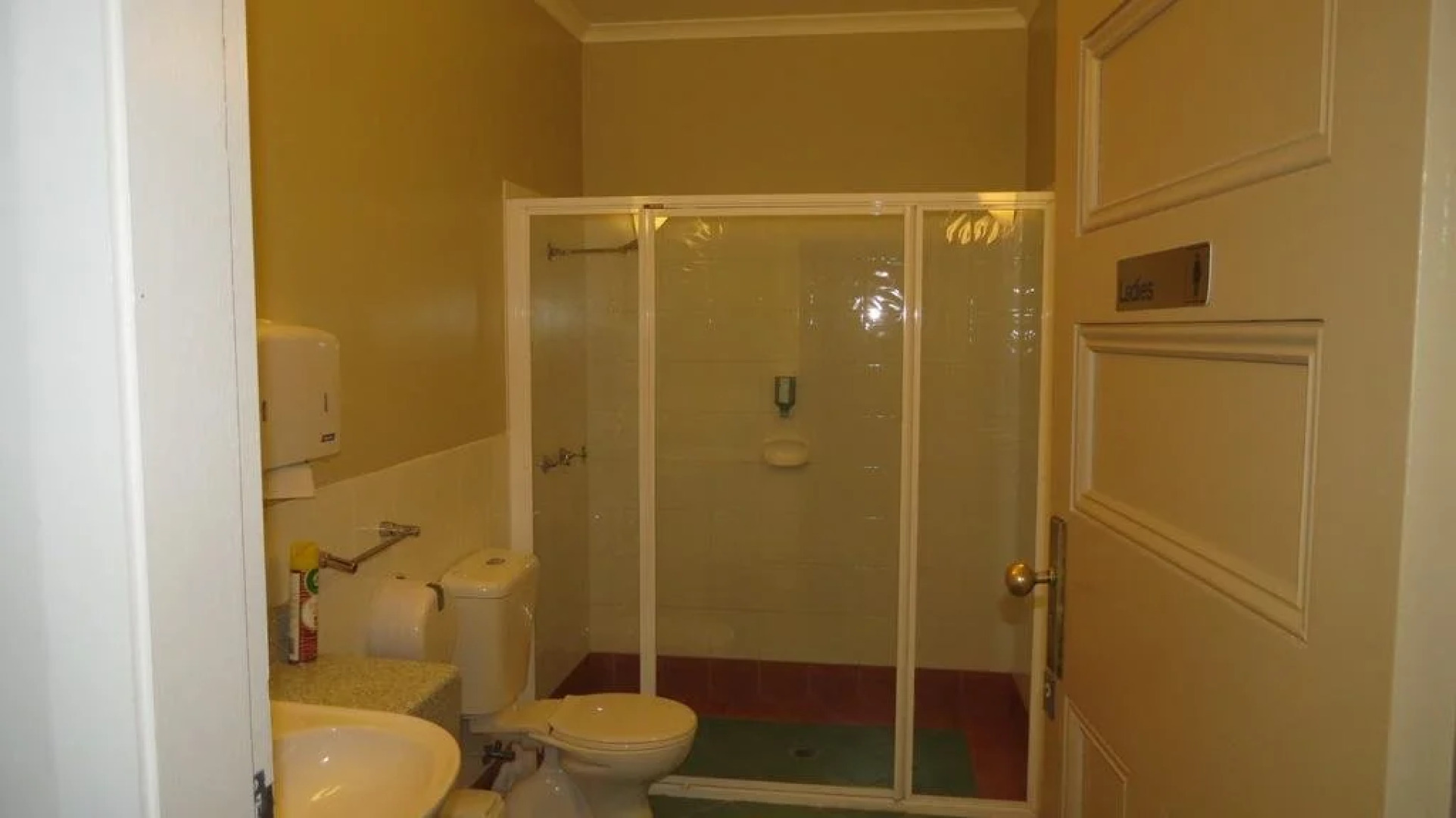 Hermitage Hill Country Retreat & Function Centre