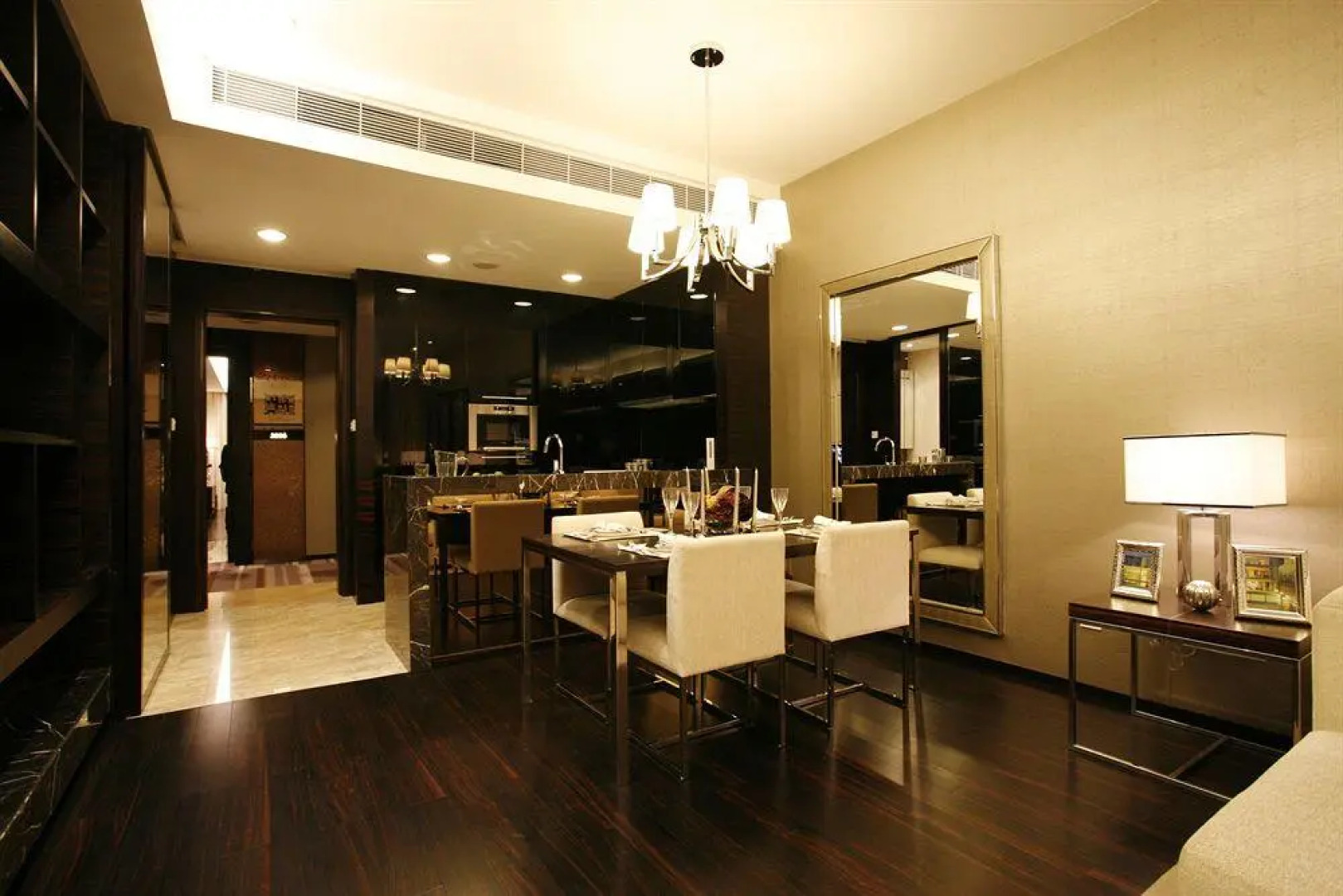 Silin Residence Poly World Trading Center