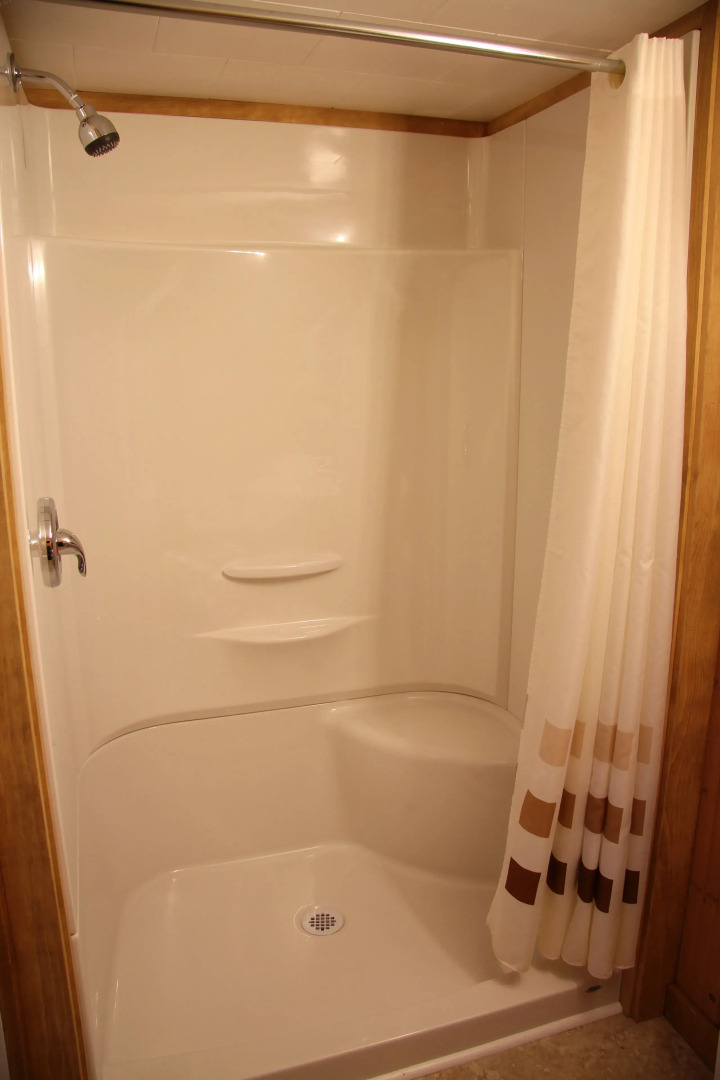 Carleton Inn and Cottages