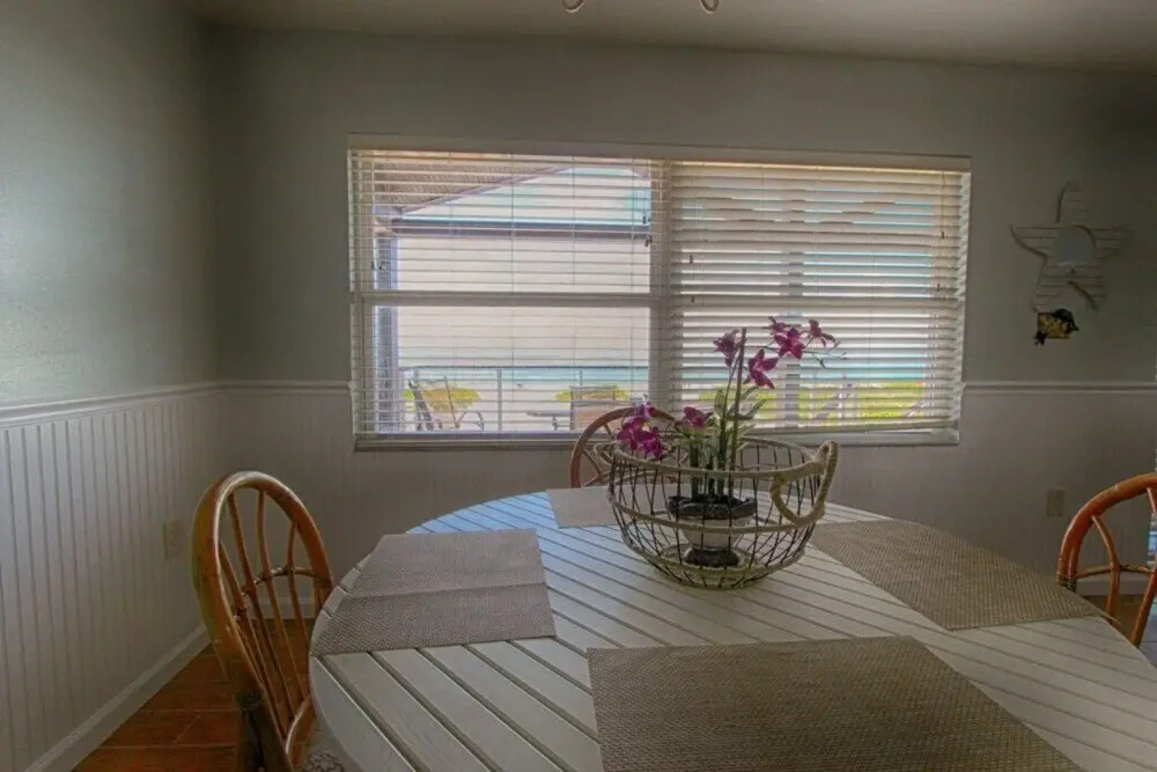 Sunshine's Hideaway by RedAwning