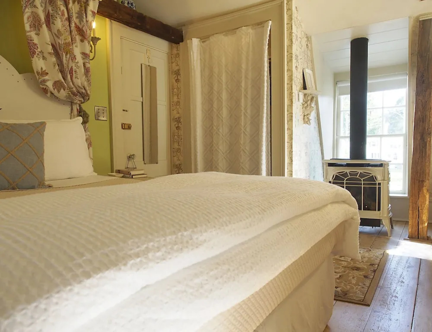 The Deacon & James Pharmacy B&B