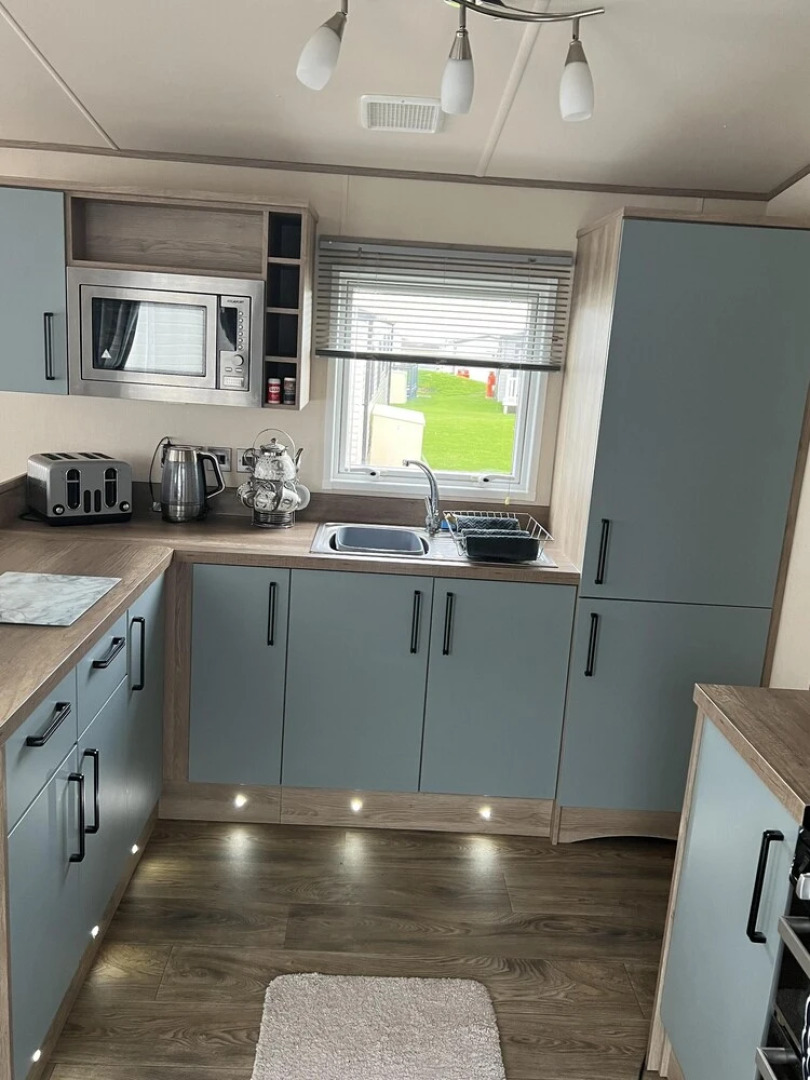 2 Bed Caravan - Sleeps 6 - Parking - Pets