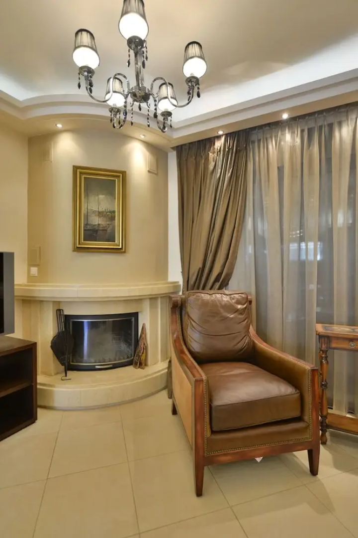 Elegant Villa by B&E