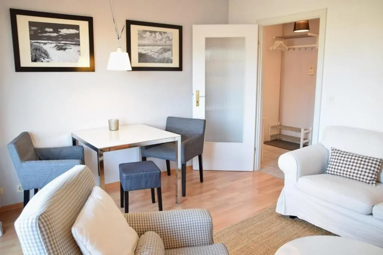 Modernes 2-Zimmer-Appartement mit Balkon.